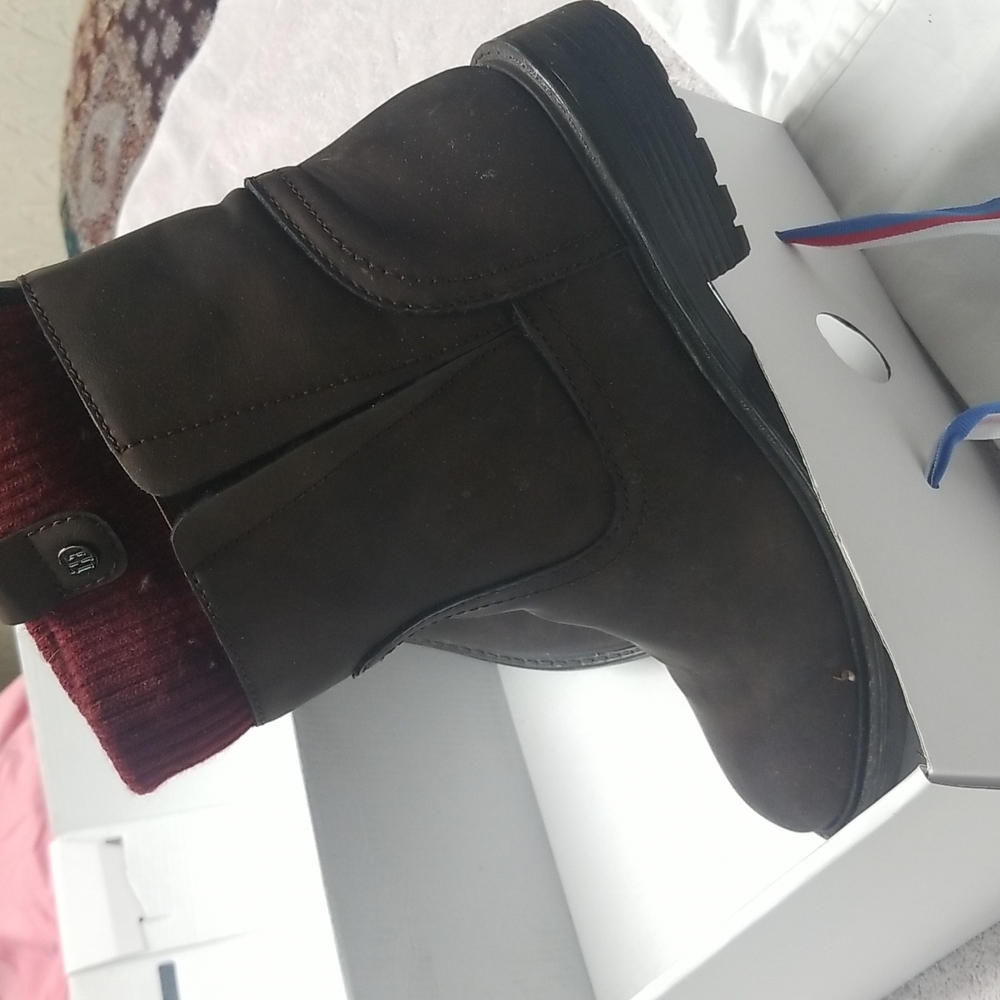Tommy Hilfiger rugbee 2 size 9.5 boots